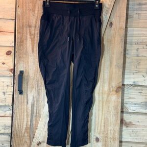 lululemon athletica Black Women's Lightweight Jogger Leggings